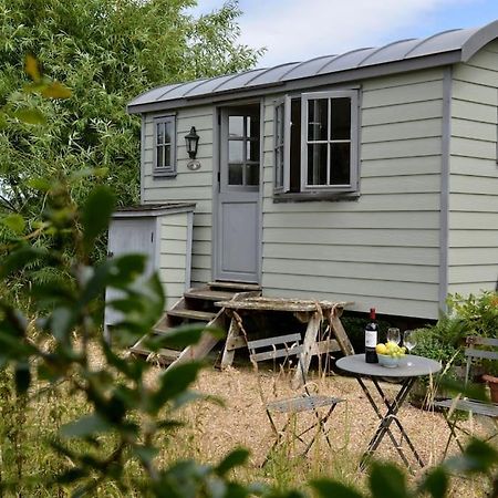 The Shepherd'S Hut @ Chichester Cottage Екстер'єр фото